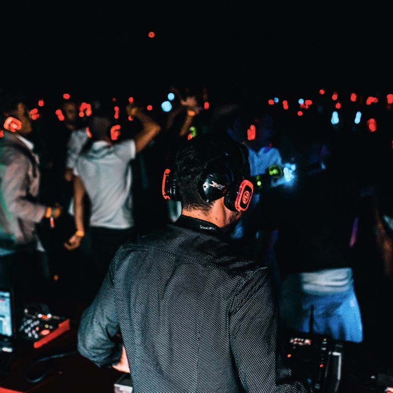 DJ set Silent Disco multicanal avec casques Silentsystem