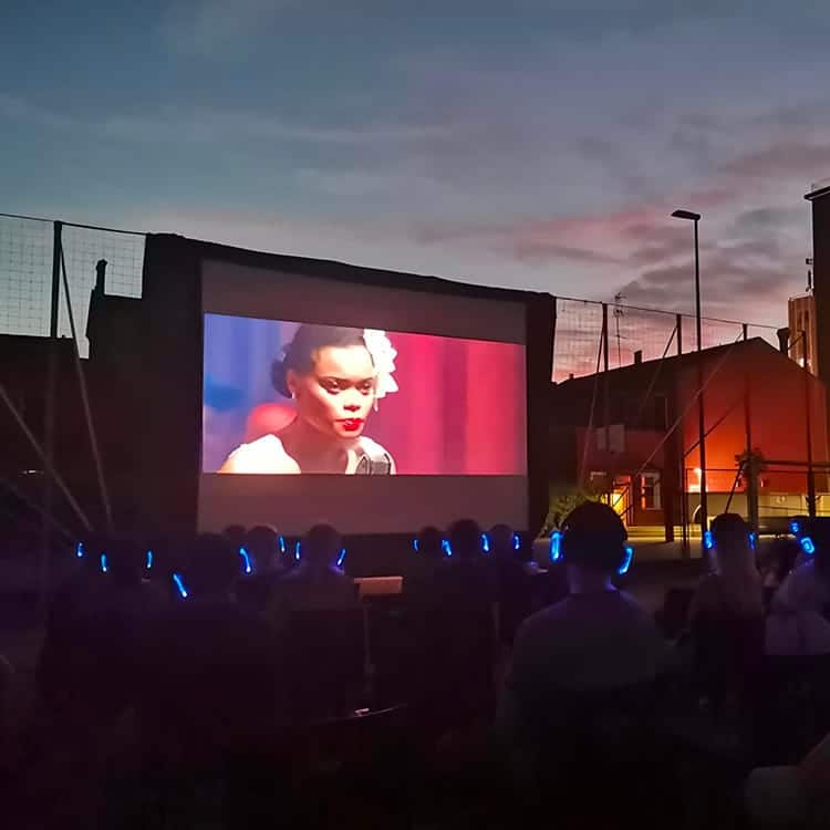 Silent cinéma à Bologne avec casques sans fil Silentsystem