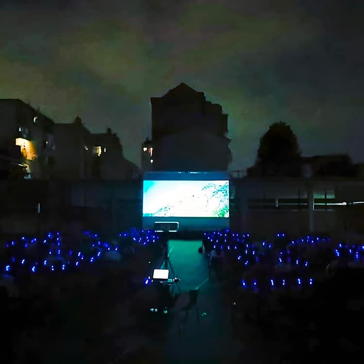 Silent cinéma à Milan avec casques sans fil Silentsystem