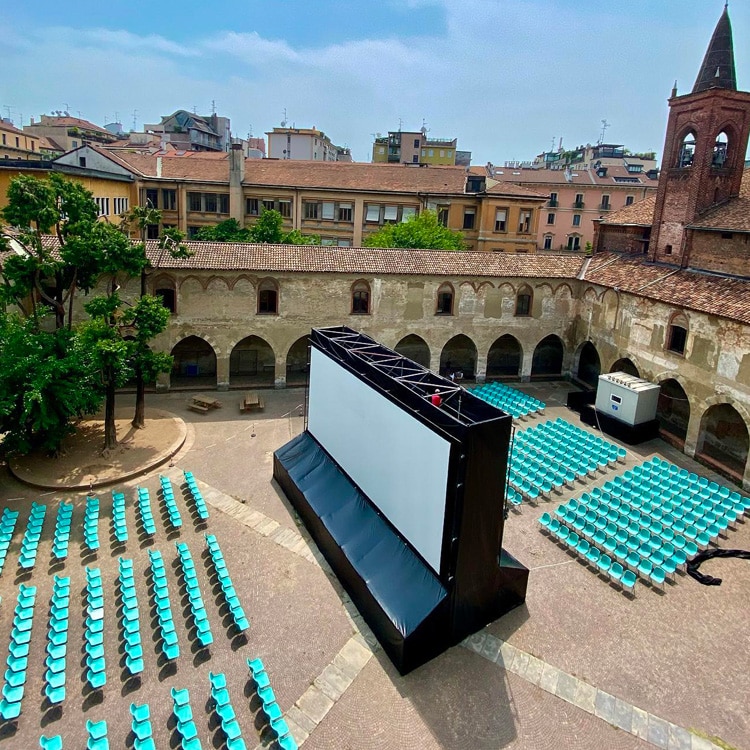 Cinéma double écran avec casques sans fil Silentsystem