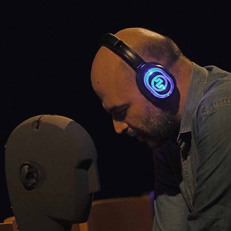 saviano-podcast-silentsystem Enregistrement du podcast de Roberto Saviano avec tête binaurale et casques Silentsystem